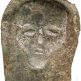 Votivblech mit Kopf, urartäisch, 8. Jahrhundert vor Christus - Foto 2