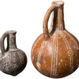 Zwei kugelige Flaschen mit Ritzdekor, Zypern, frühe Bronzezeit, 2200 - 2000 vor Christus - Foto 2