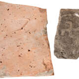 Zwei Ziegelfragmente, eines mit Stempel der 11. Legion, römisch, 2. Hälfte 1. Jahrhundert - 3. Jahrhundert - photo 1
