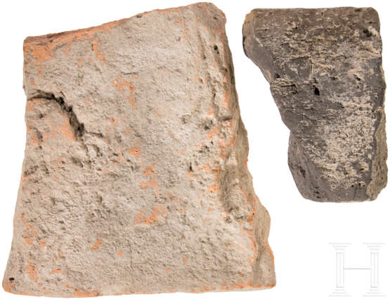 Zwei Ziegelfragmente, eines mit Stempel der 11. Legion, römisch, 2. Hälfte 1. Jahrhundert - 3. Jahrhundert - Foto 2