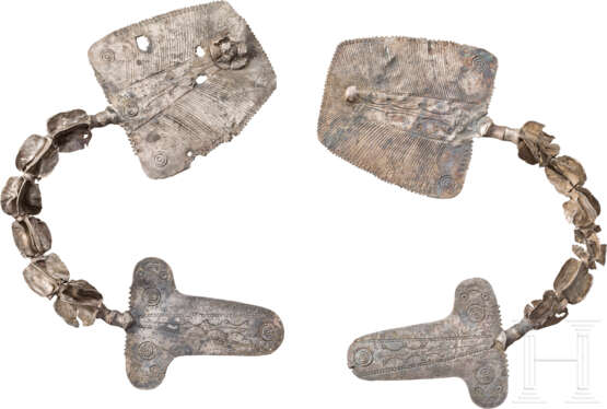 Ein Paar große Silberfibeln, nordgriechisch, 7. - 6. Jahrhundert vor Christus - фото 1