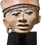 Veracruz Terrakotta-Kopf eines Kriegers, Mexico, Remojadas-Kultur, ca. 100 vor Christus - 800 n. Chr. - фото 2