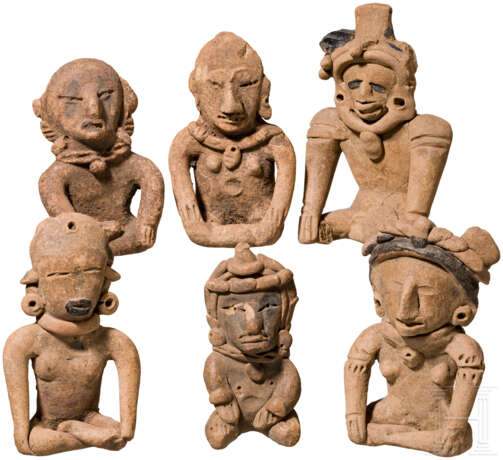 Gruppe von sechs sitzenden Terrakottafiguren, West-Mexiko - Foto 1