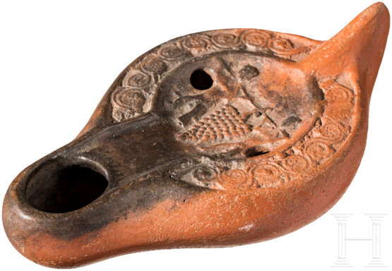 Spätantike Öllampe mit Kalebstraube, spätes 5. Jahrhundert - Foto 1