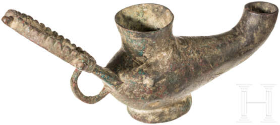 Bronzelampe mit Kreuzgriff, frühbyzantinisch, 5. Jahrhundert - Foto 2