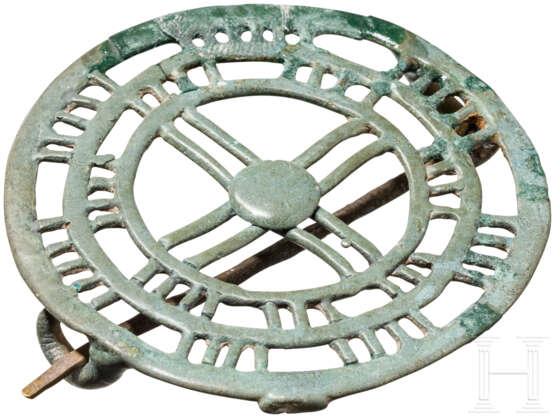 Bronzene Scheibenfibel, Kiever Kultur, frühslawisch, 4. Jahrhundert - фото 1