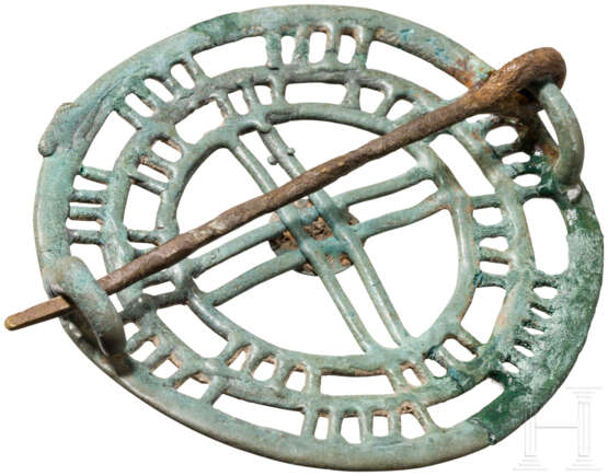 Bronzene Scheibenfibel, Kiever Kultur, frühslawisch, 4. Jahrhundert - фото 2