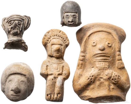 Terrakottafigur und vier Fragmente, Peru, präkolumbianisch - фото 1