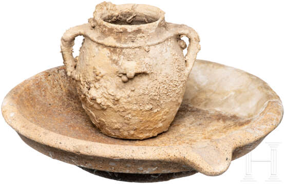 Römische Reibschale, 1. - 3. Jahrhundert, und frühneuzeitliches Vorratsgefäß - photo 1