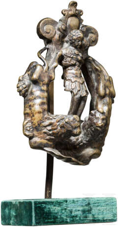 Frühbarocker Bronze-Türklopfer, Italien, um 1650 - photo 2