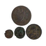 Kleines Konvolut antiker Münzen sowie Kirchenstaat - photo 1