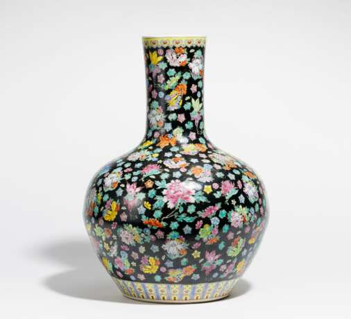  Große Tianqiuping-Vase in Millefleur-Design - photo 1