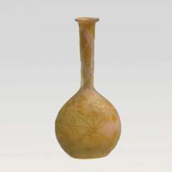 Kleine Solifleur-Vase mit Efeu