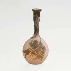 Solifleur-Vase mit Doldengewächs
