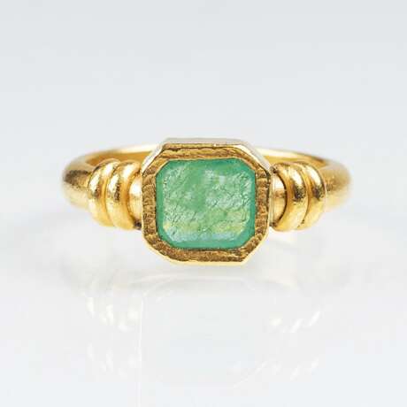 Gold-Ring mit Smaragd von Armin Haase - фото 1