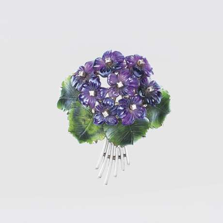 Blüten-Brosche mit Amethyst, Jade und Diamanten - фото 1