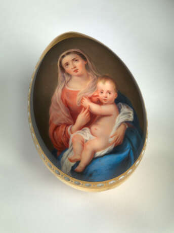 A Porcelain Easter Egg - photo 1