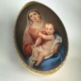 A Porcelain Easter Egg - Foto 1