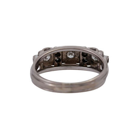 Ring mit Brillanten und Diamanten, zusammen ca. 0,25 ct, - photo 4