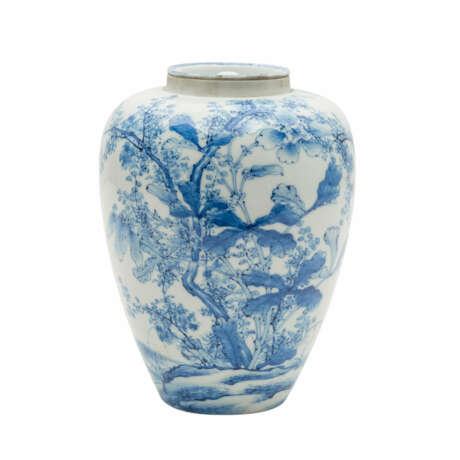 Blau-weiße Deckelvase. CHINA, um 1900. - Foto 1