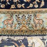 Orientteppich aus Seide. 20. Jahrhundert, 223x144 cm. - фото 5