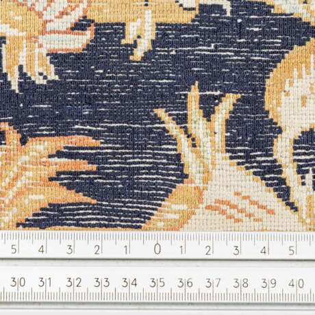 Orientteppich aus Seide. 20. Jahrhundert, 223x144 cm. - photo 6