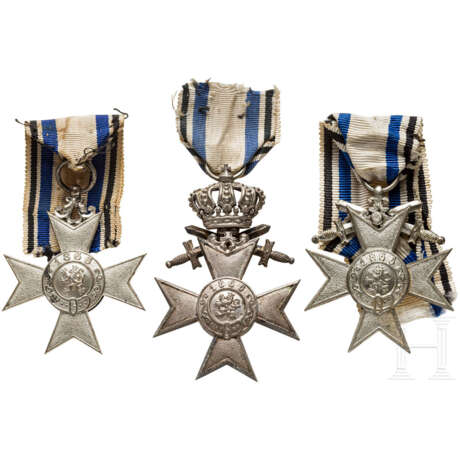 Drei Militär-Verdienstkreuze 2. Klasse, eine Urkunde - photo 2