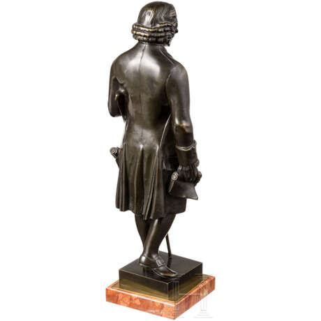 Bronzefigur im Stil des 18. Jhdts. (Voltaire?) - photo 2