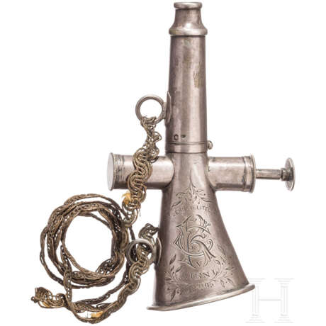Silbernes Feuerwehrhorn, datiert 1895 - photo 1