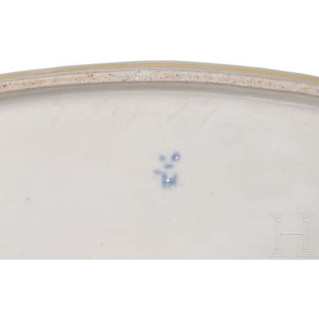 Zwei ovale Servierplatten, eine davon aus einem Tafelservice der Großfürstin Alexandra Nikolaevna, Kaiserliche Porzellanmanufaktur St. Petersburg, Russland, um 1840/1844 - фото 3