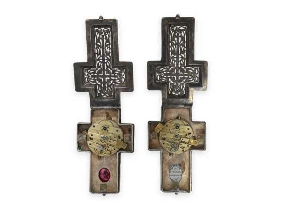 Halsuhr: seltenes Paar Kruzifix-Halsuhren, vermutlich Wien um 1870 - photo 2