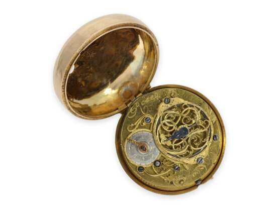 Taschenuhr: frühe, 3 -fach-Gehäuse Repoussé-Spindeluhr in Gold, signiert Rose London, ca. 1770 - photo 4