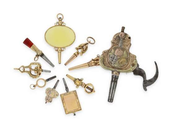 Uhrenschlüssel: kleine Sammlung seltener, goldener Spindeluhrenschlüssel, darunter eine Rarität: "4-Coulour Bedhook Key", ca.1750-1820 - Foto 3