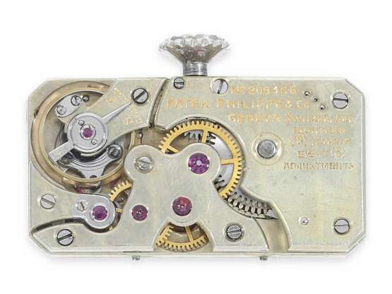 Armbanduhr: extrem rare und äußerst attraktive Patek Philippe Art déco Damenuhr mit emailliertem Platingehäuse und Diamantbesatz, No.809466, ca. 1925 - photo 3