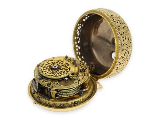 Taschenuhr: frühe englische Doppelgehäuse-Spindeluhr mit Repetition, 18K Gold, bedeutender Uhrmacher, John Bushman Augsburg/London 1692-1725, No.5430, ca. 1720 - фото 5