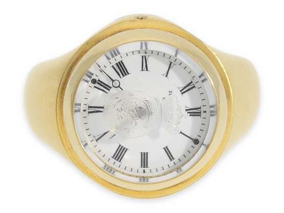 Ringuhr: hochinteressante und hochfeine historische Ringuhr, Siegelring mit eingebauter Uhr und Bergkristallsiegel, Henry Capt Geneve, ca. 1850 - photo 2