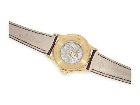 Armbanduhr: hochwertige, komplizierte Patek Philippe Herrenuhr "Travel Time" Ref. 5134 von 2002 mit Stammbuchauszug - Foto 2