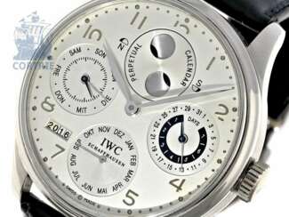 Armbanduhr: exquisite, auf 250 Stück limitierte IWC Schaffhausen Portugieser "Perpetual Calendar 8-Day" in PLATIN IWC Ref. 502111 mit Box und Papieren