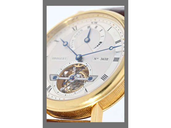 Armbanduhr: äußerst hochwertiges, nahezu neuwertig erhaltenes Breguet Tourbillon, Referenz 5317BA, "Automatic Power Reserve", Full Set, Originalpapiere und Originalbox von 2012 - Foto 5