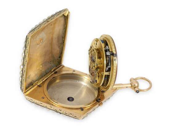 Anhängeuhr: absolute Rarität, Gold/Emaille-Formuhr in Drachenform/Raute mit Repetition auf Glocke und Perlenbesatz, vermutlich Genf um 1800 - Foto 3