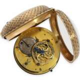 Taschenuhr: bedeutende, goldene Schweizer Taschenuhr mit früher Zylinderhemmung, Chatelaine und Originalbox, Jean Jaques Richard au Locle, 1740-1766 - фото 4