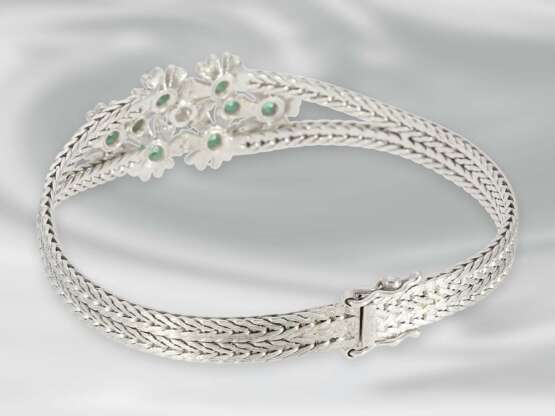 Armband: dekoratives vintage Blütenarmband mit Smaragden, 14K Weißgold - photo 3