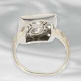 Ring: dekorativer Art déco Ring mit Diamanten, insgesamt ca. 1,36, 14K Weißgold - фото 4