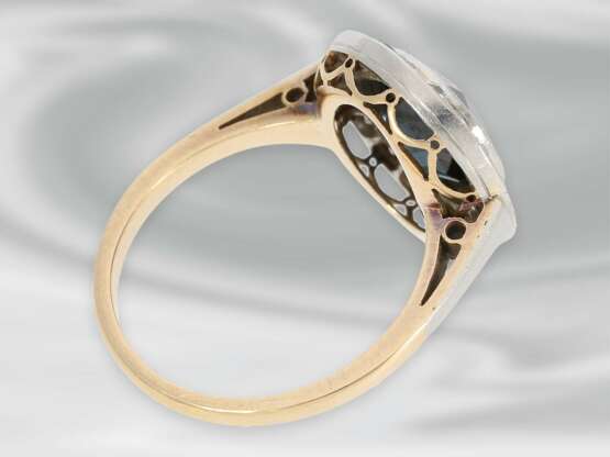Ring: sehr schöner Art déco Ring mit Diamanten und blauem Farbstein, 14K Roségold & Platin - photo 2