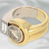 Ring: moderner Designer-Goldschmiedering mit großem fancy Brillant, ca. 1,89ct, 18K Gold - Foto 3