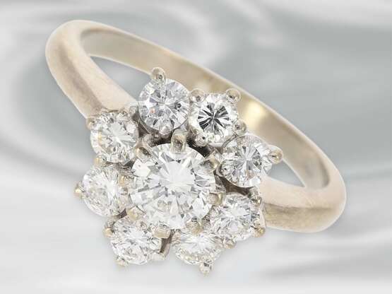 Ring: schöner vintage Brillant/Blütenring aus 18K Weißgold, Brillanten von ca. 1,2ct - фото 3