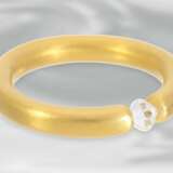 Ring: moderner, massiver Spannring mit einem speziellen Diamant, ca. 0,39ct, 950er Platin und 21,6K Gold, Markenschmuck von Bunz, NP über 3000€ - фото 2