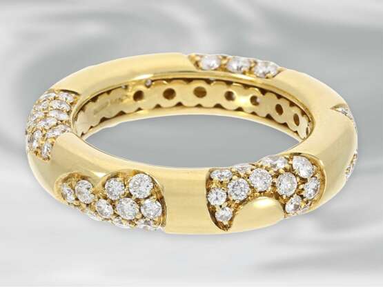 Ring: hochwertiger Gelbgoldring mit sehr dekorativem Brillantbesatz, ca. 1,32ct, 18K Gold - фото 3