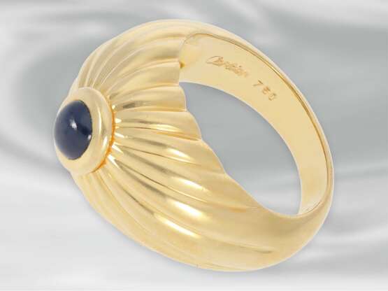 Ring: dekorativer hochwertiger Gelbgoldring mit Saphircabochon, 18K Gold, signiert Cartier - Foto 1