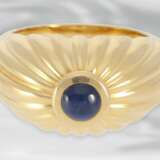Ring: dekorativer hochwertiger Gelbgoldring mit Saphircabochon, 18K Gold, signiert Cartier - Foto 2